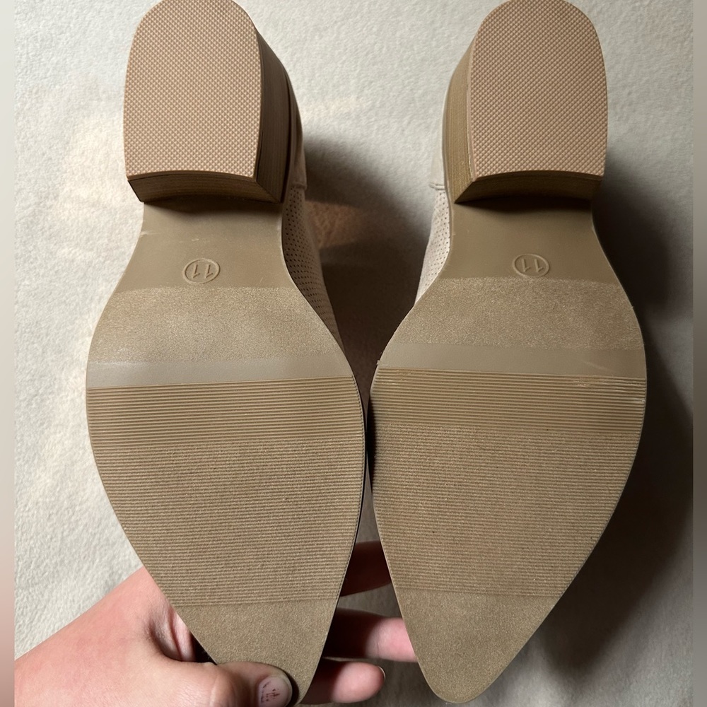 Universal Thread Booties👢 - Picture 4 of 4